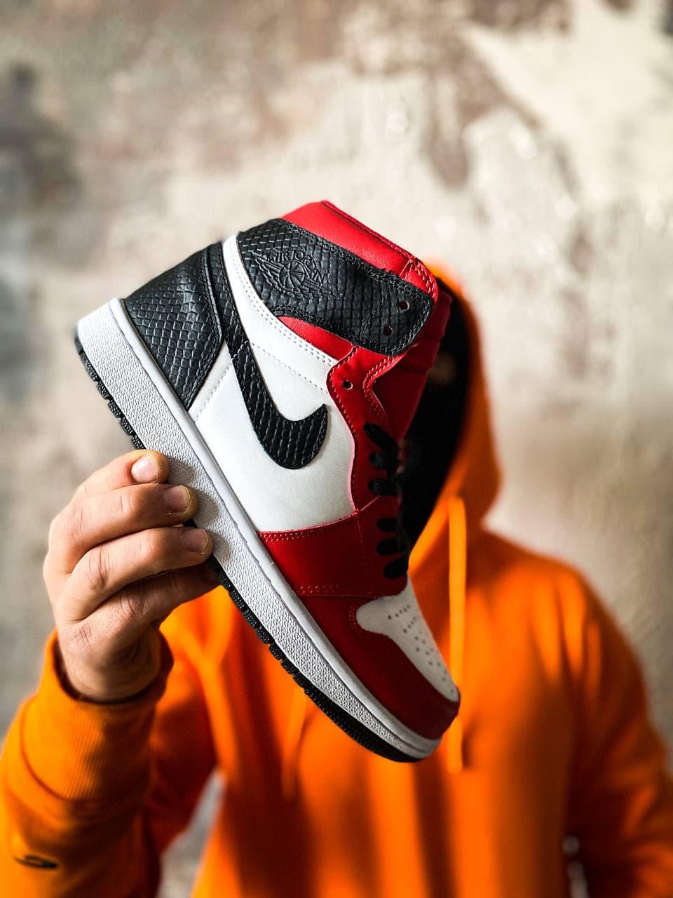 Nike Air Jordan 1 Retro High Satin Snake Chicago ID 1432726875