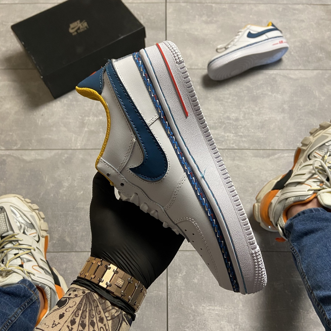 Swoosh chain shop pack