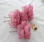 Шпилька рожева для волосся з квітами з тканини ручної роботи "Кармінова троянда", фото 4