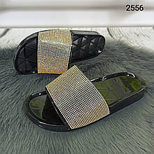 Жіночі чорні шльопанці зі стразами на пластиковій підошві 2556