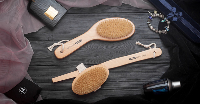 Щетка для сухого массажа купить: антицеллюлитная щетка для тела