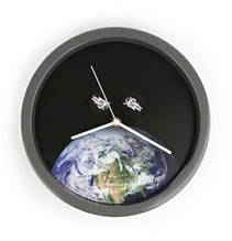 Годинник круглий настінний, дизайн нагадує ілюмінатор космічного корабля "Astronaut" Ø25 см
