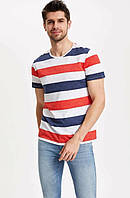 Біла чоловіча футболка Defacto/Дефакт у синьо-червону смужку