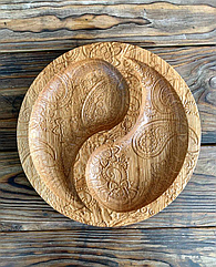 Дерев'яна тарілка дубова з різбленням ручної роботи 20 см