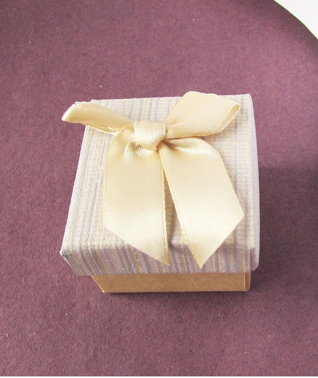 Подарункова коробочка для прикраси Персик