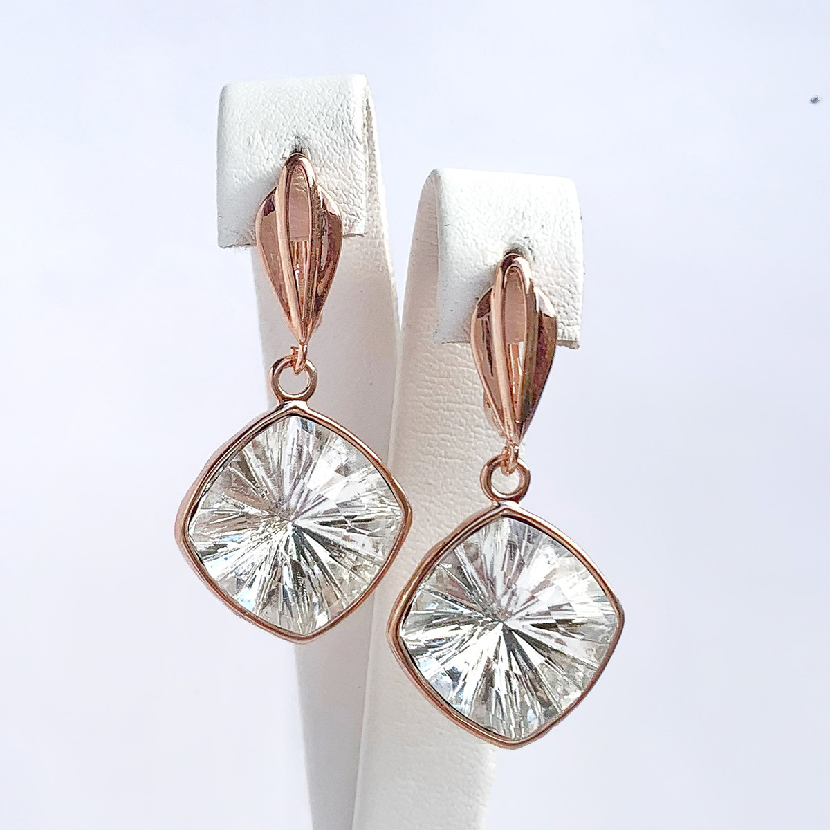 Сережки SONATA з медичного золота, білі кристали Swarovski, позолота PO, 25366