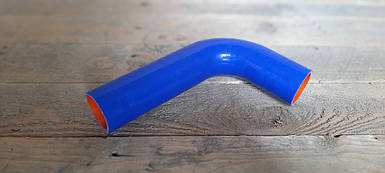 70-1303000-01 Патрубок радіатора МТЗ верхній d=38 мм, L=270 мм (силікон) (701303001)