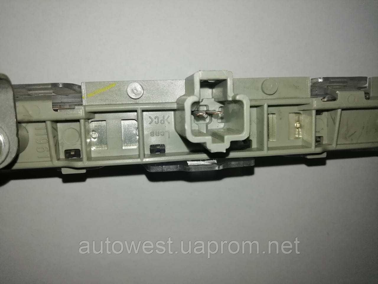 Центральный стоп-сигнал Toyota Camry V40 81006-33010, цена 660 грн ...