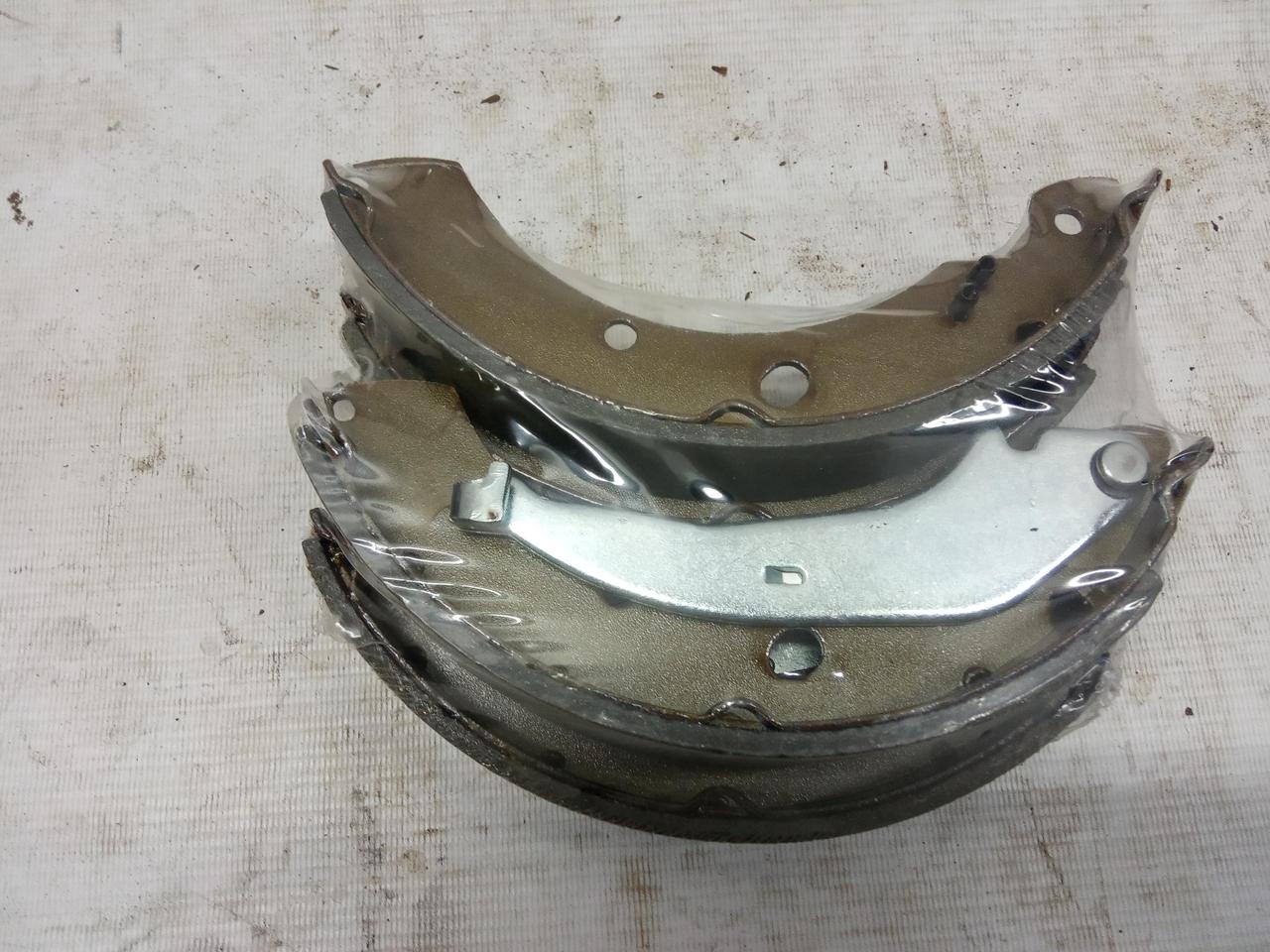Колодка торм. барабан. AUDI 100, SEAT CORDOBA, SKODA FELICIA, VW PASSAT задн 000005974, фото 1