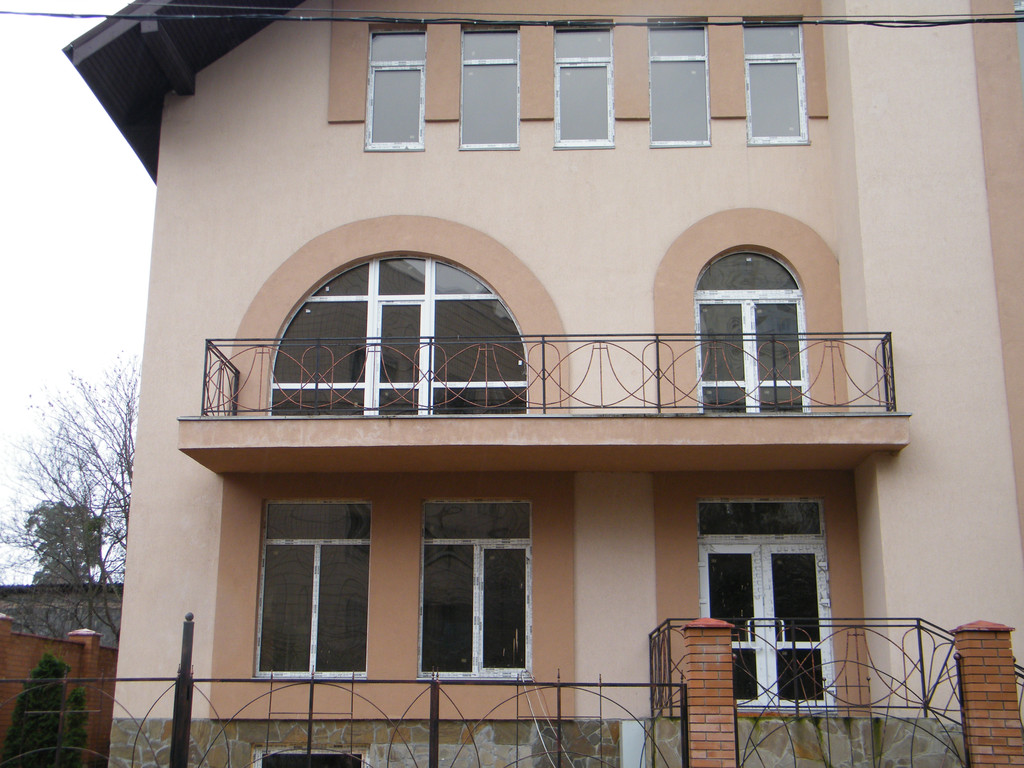 Арочные окна и двери.