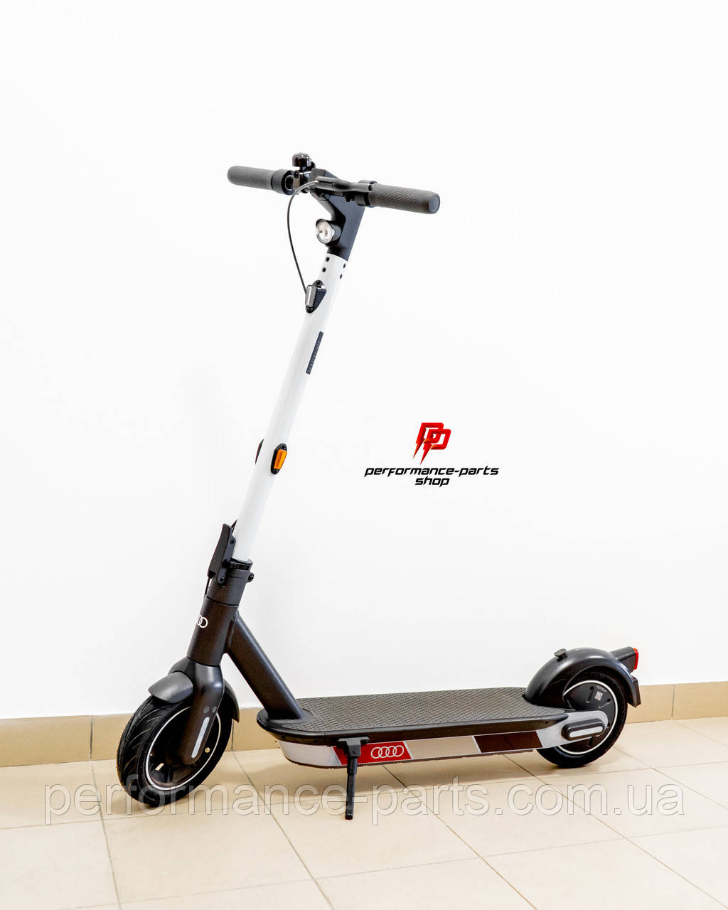 Оригінальний самокат Audi Electric Kick Scooter 89A050001  з двигуном Segway 350 Вт, дальність дії 65 км, фото 1