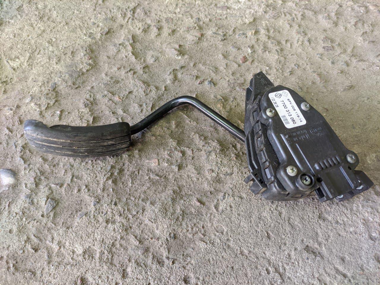 Педаль газу Renault Trafic, Opel Vivaro 2001-2014, 7700313060 (Б/У)