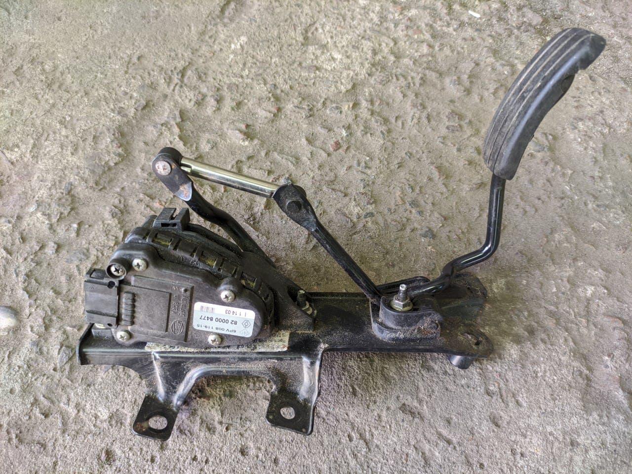 Датчик педалі газу Renault Trafic, Opel Vivaro 2001-2014, 8200008477 (Б/У)