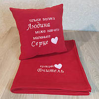 Подушки і пледи з вишивкою