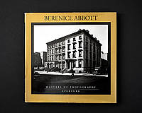 Книга Berenice Abbott: Masters of Photography Series.