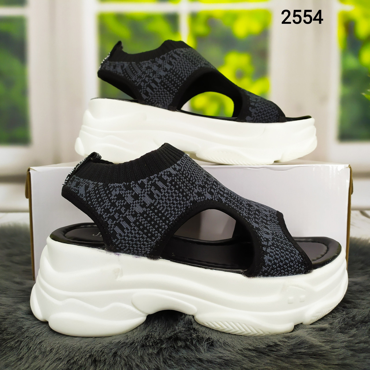 Жіночі текстильні босоніжки сандалії чорні на білій платформі, фото 1