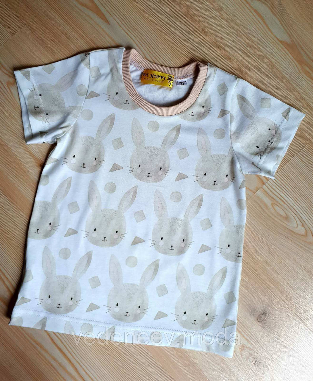Дитяча трикотажна футболка для дівчинки принт зайчики