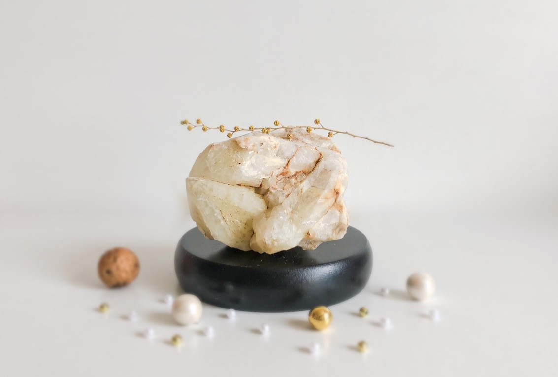 Молочний Кварц (5), 242 г