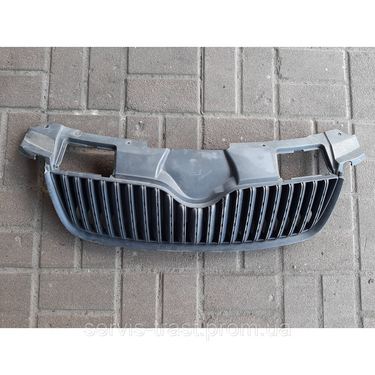 Решітка радіатора Skoda Fabia 2
