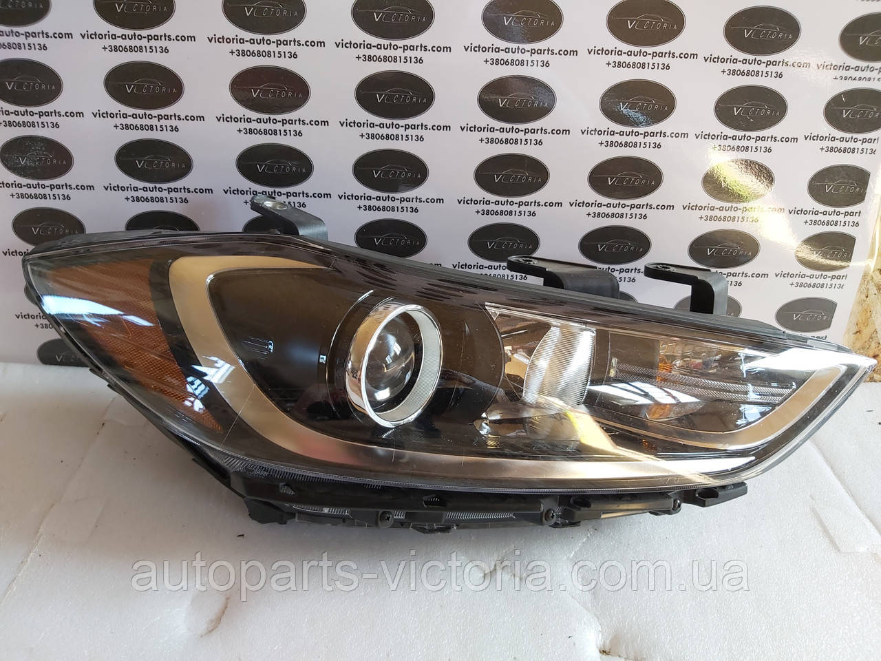Фара права галоген Hyundai Elantra 17-18 R Halogen США Б/У, фото 1