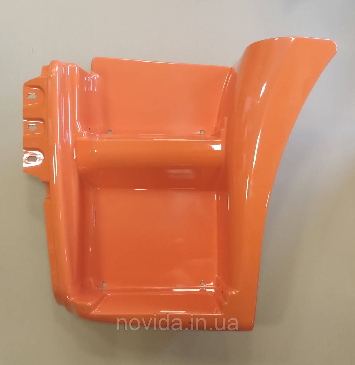 Щиток підніжки КАМАЗ 6520 лівий на дві сходинки КамАЗ 6520-8405111