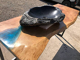 Набір в ванну: кам'яний умивальник & стіл з Платана з елементами декору епоксидною смолою