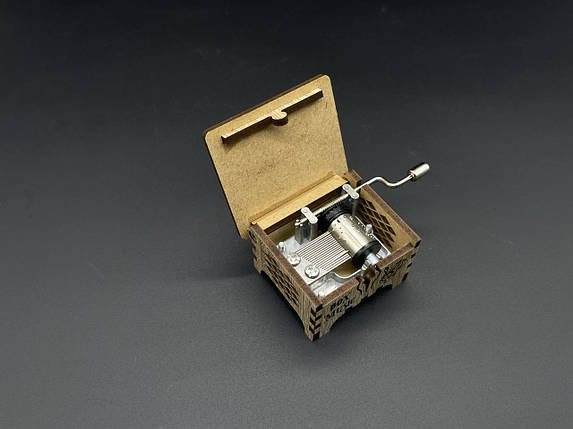 Маленька скринька музична шарманка із заводним механізмом "Озеро Синевір" 6х5см, фото 2