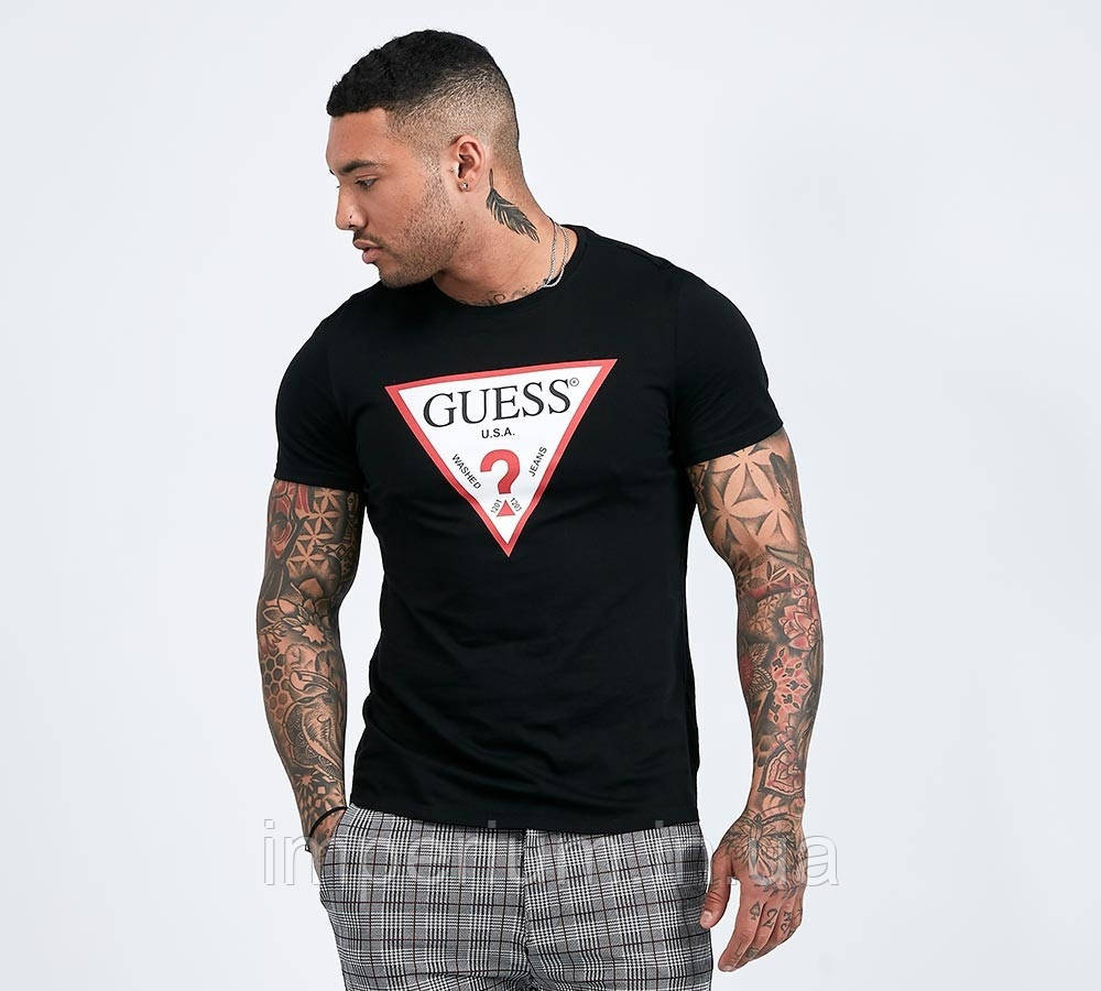 Чорна футболка guess