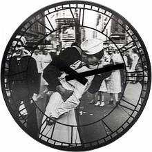 Годинник настінний круглий в ретро стилі з 3D ефектом "Kiss me in New York" Ø39 см