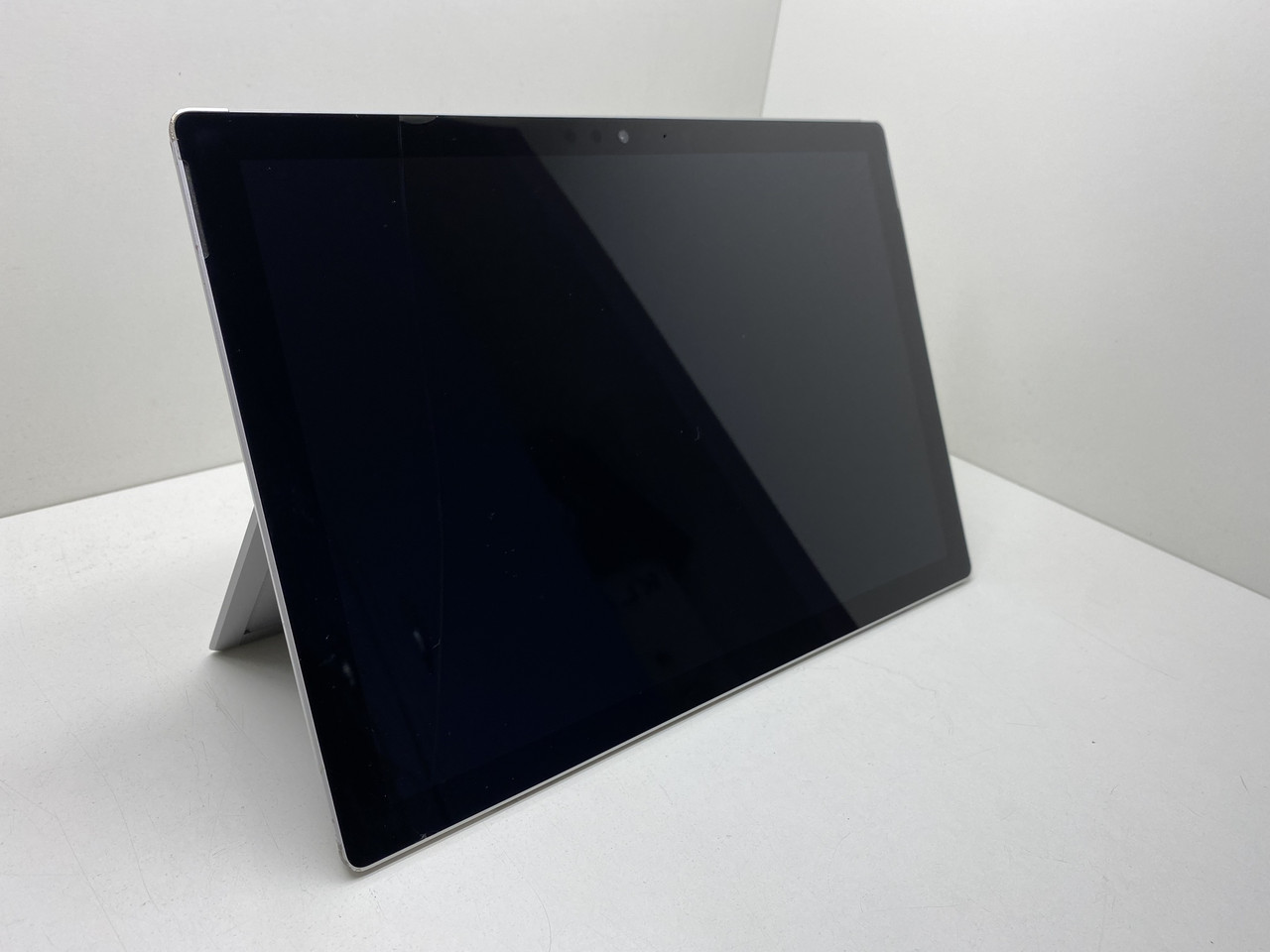 Планшетний комп'ютер Microsoft Surface Pro 6 1796