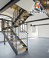 П-подібні металеві сходи відкритого типу з перилами з нержавійки або чорного металу