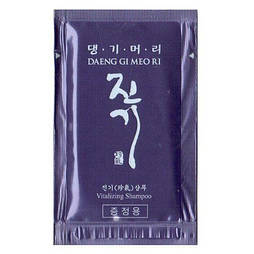 Шампунь регенерувальний для волосся Daeng Gi Meo Ri Vitalizing Shampoo 10 мл