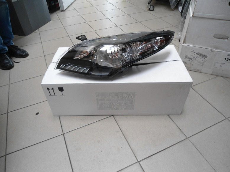 Фара передня ліва на Рено Меган 3 Renault Megane III 2010-2014 — Renault (Оригінал) 260609396R, фото 1