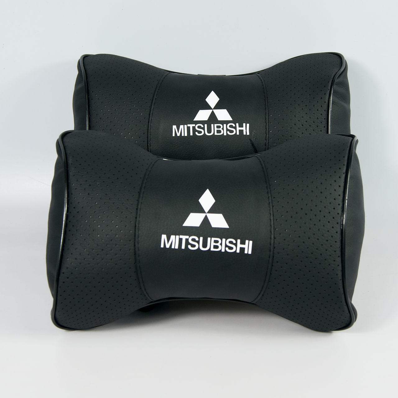 Подушка-підголівник з маркою авто Mitsubishi