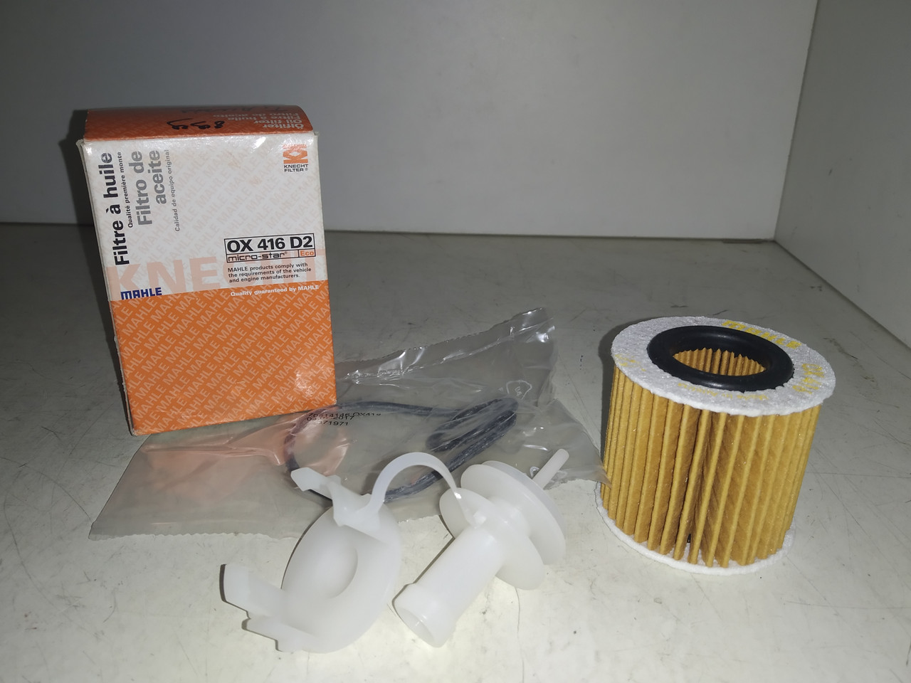 Kneht/Mahle Фільтр оливний TOYOTA AURIS, IQ, URBAN CRUISER, YARIS II 1.33-1.6 09-, фото 1