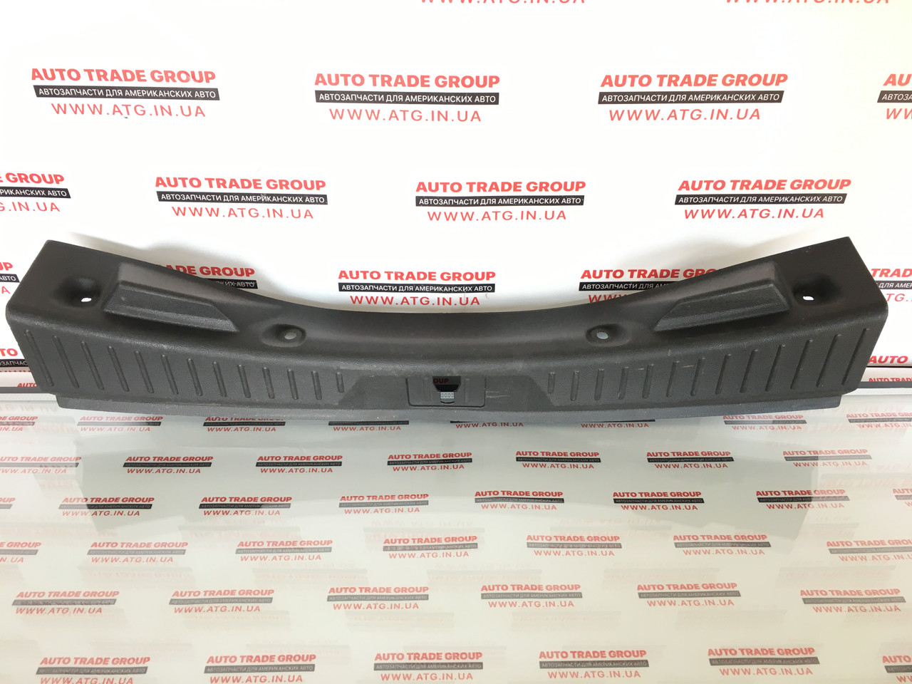 Накладка отвору багажника Ford Escape USA 2013-2016 CJ5Z-7842624-AA