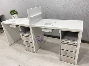 Манікюрний столик на два робочих місця