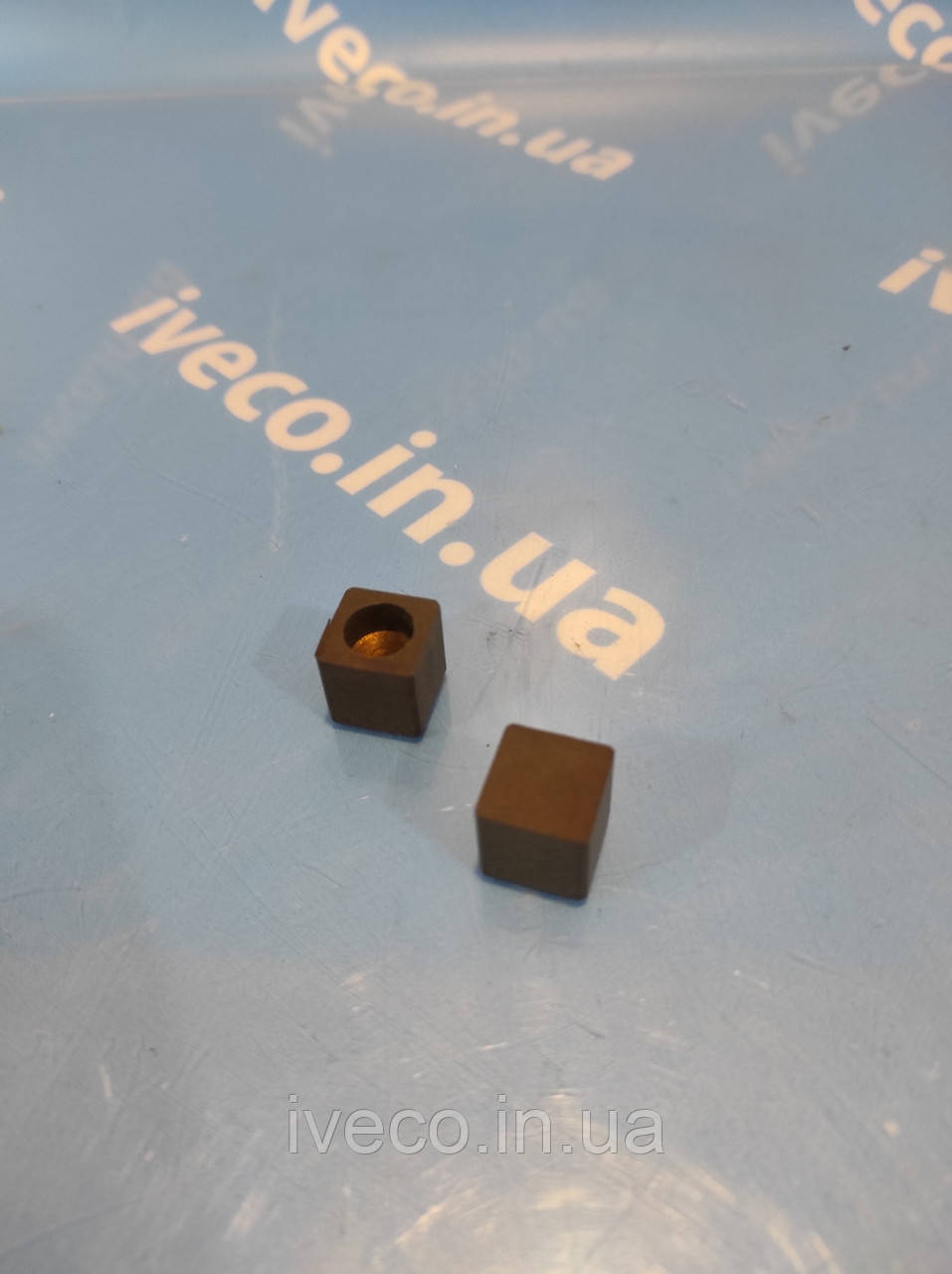 Сухар втулка поршень муфти міжосевого диференціалу Iveco Eurotrakker Trakker Івеко Траккер 42117674