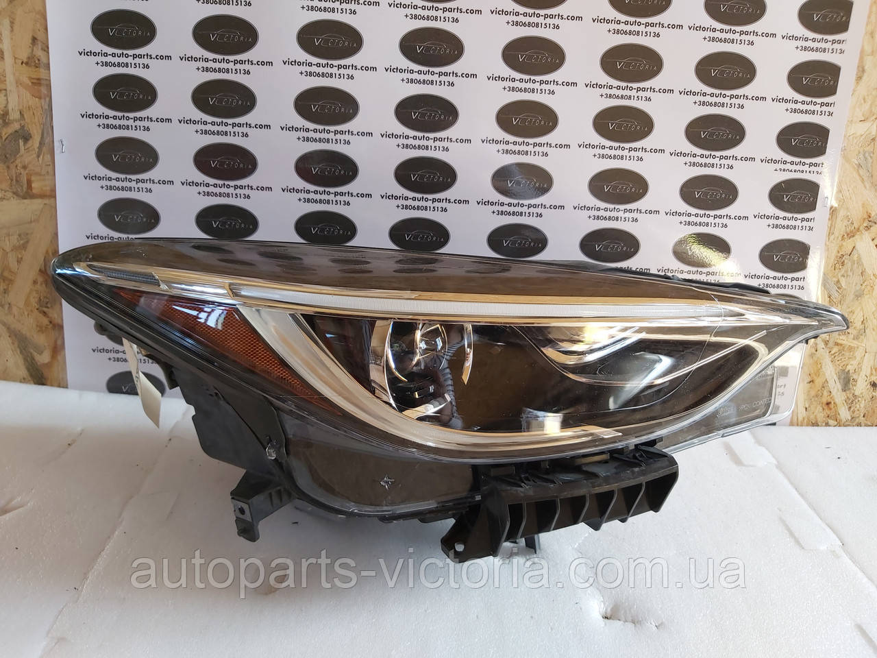 Фара Infiniti QX30 права