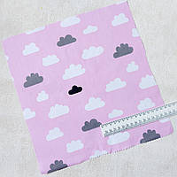 Ткань для рукоделия 30*30 серо-белые облака на розовом