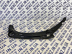 Накладка отвору багажника права Mercedes W164 A1646901630