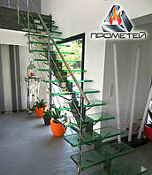 Г-образная стеклянная лестница на монокосоуре с площадкой - с перилами из нержавейки или на тросах