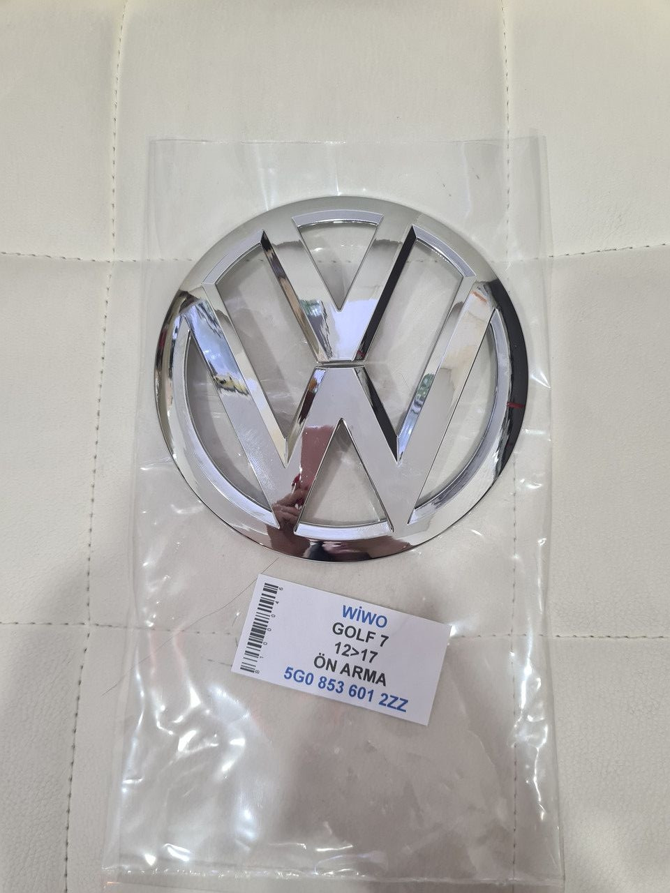 Емблема значок на решітку радіатора Volkswagen VW GOLF 7 (12-17)  (D=135 мм) перед (5G0 853 601 2ZZ)