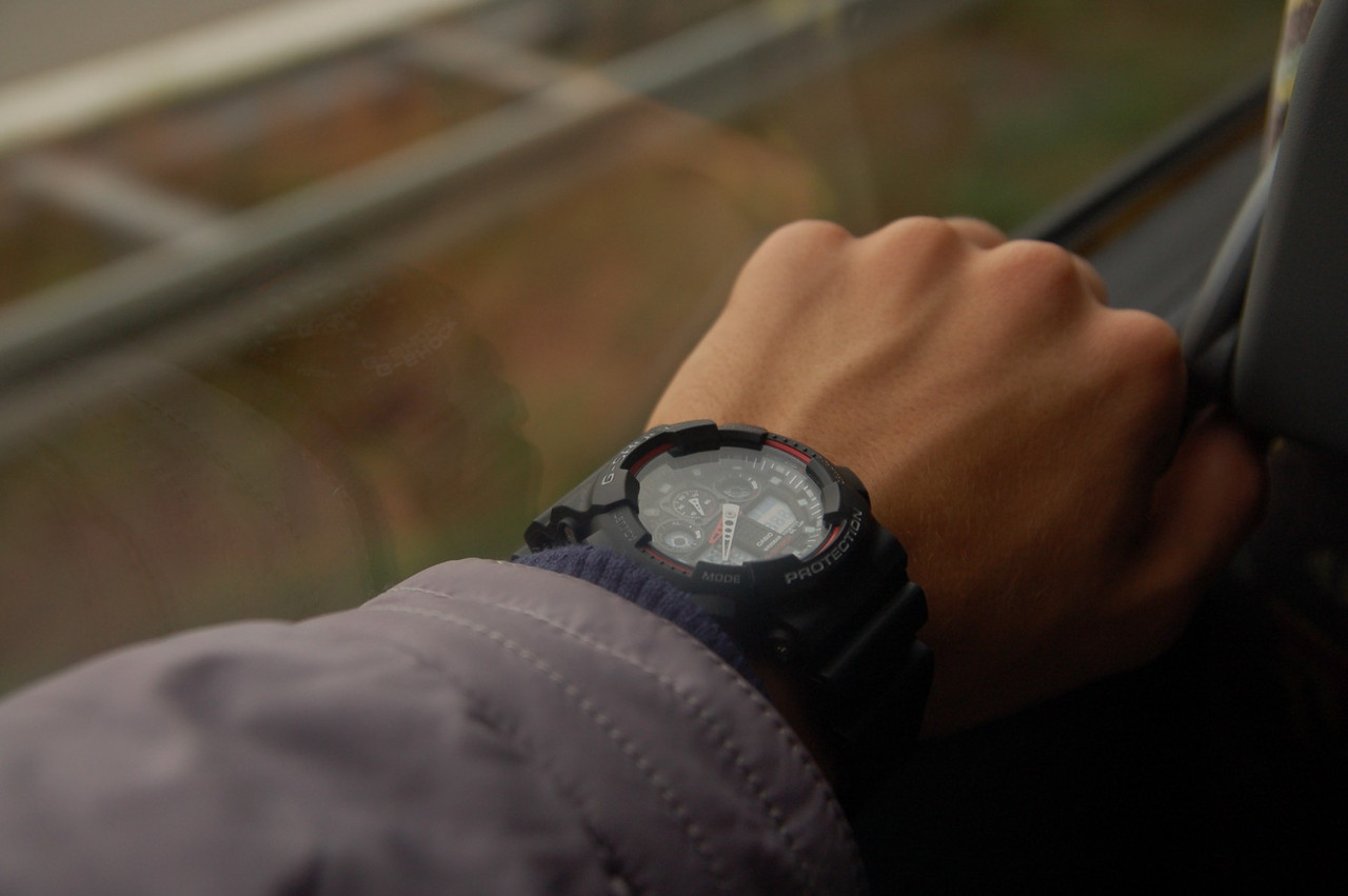 Часы мужские ударопрочные наручные оригинальные Япония Casio G-Shock GA-100-1A4ER с полимерным ремешком - фото 7 - id-p1054168614