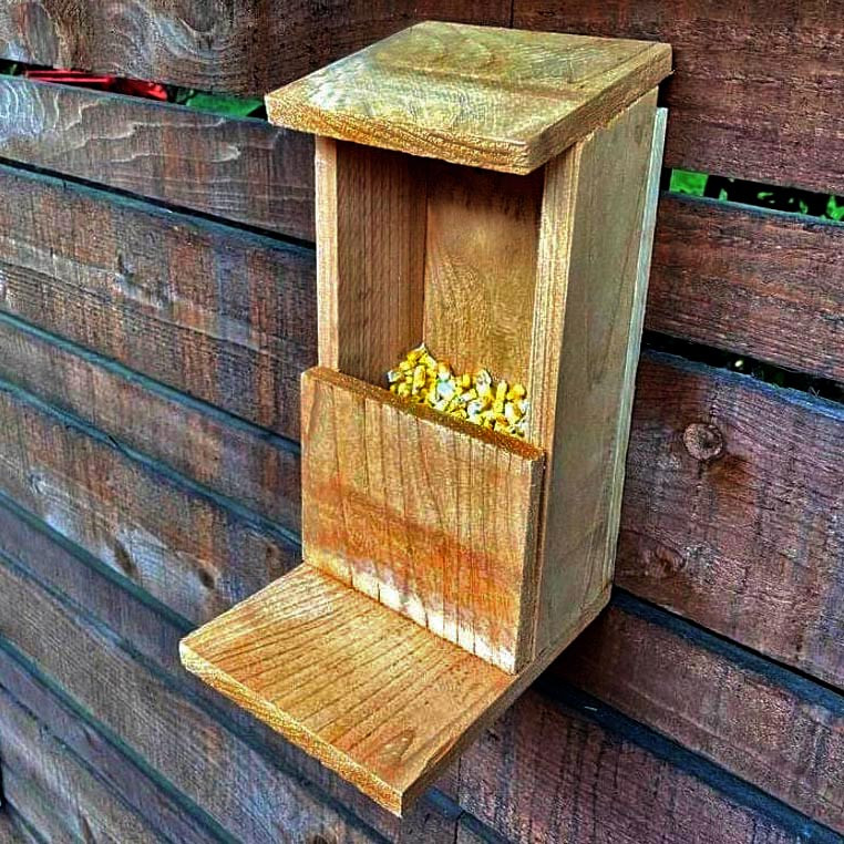 Годівниця для білок "Фундук" сієна