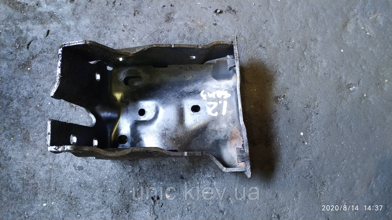 Кронштейн кріплення двигуна лапа Рено Кліо 3 / Модус б / в