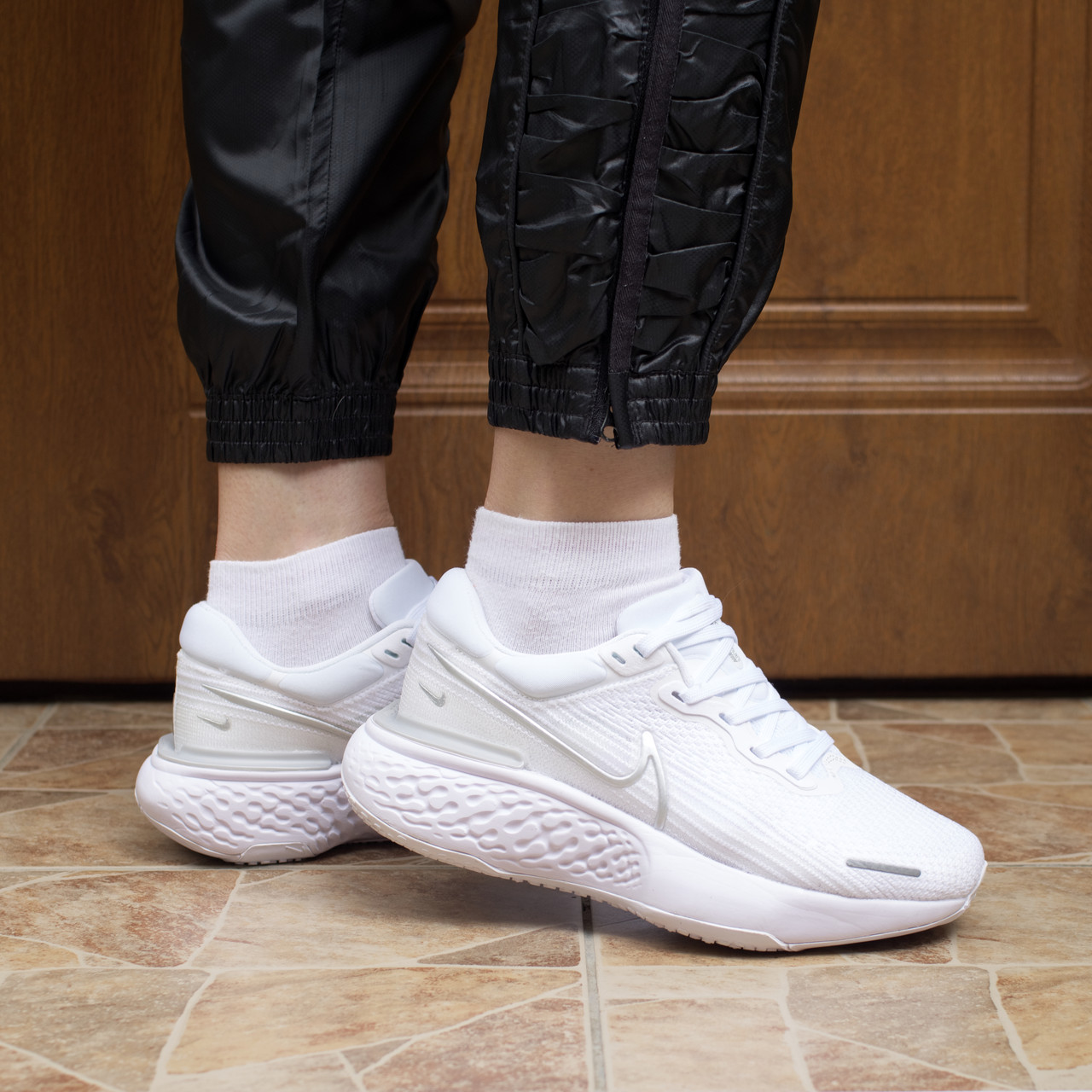 Кроссовки Nike ZoomX Invincible Run Flyknit женские