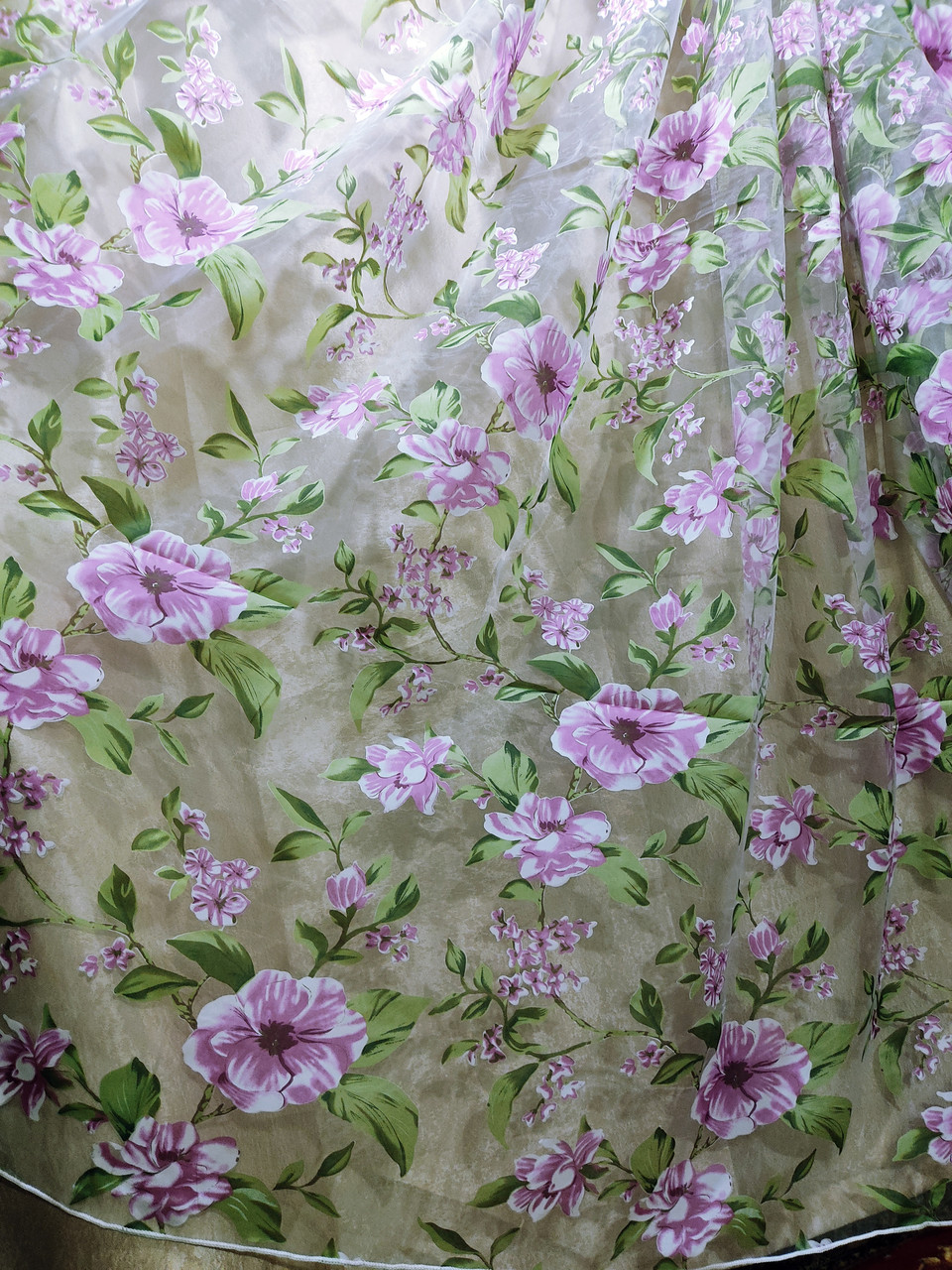 Тюль-органза білого кольору з бузковими квітами (2.2м)