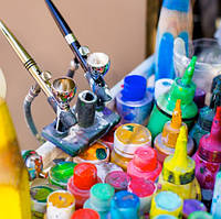 Як правильно вибрати акрилову фарбу для аерографії