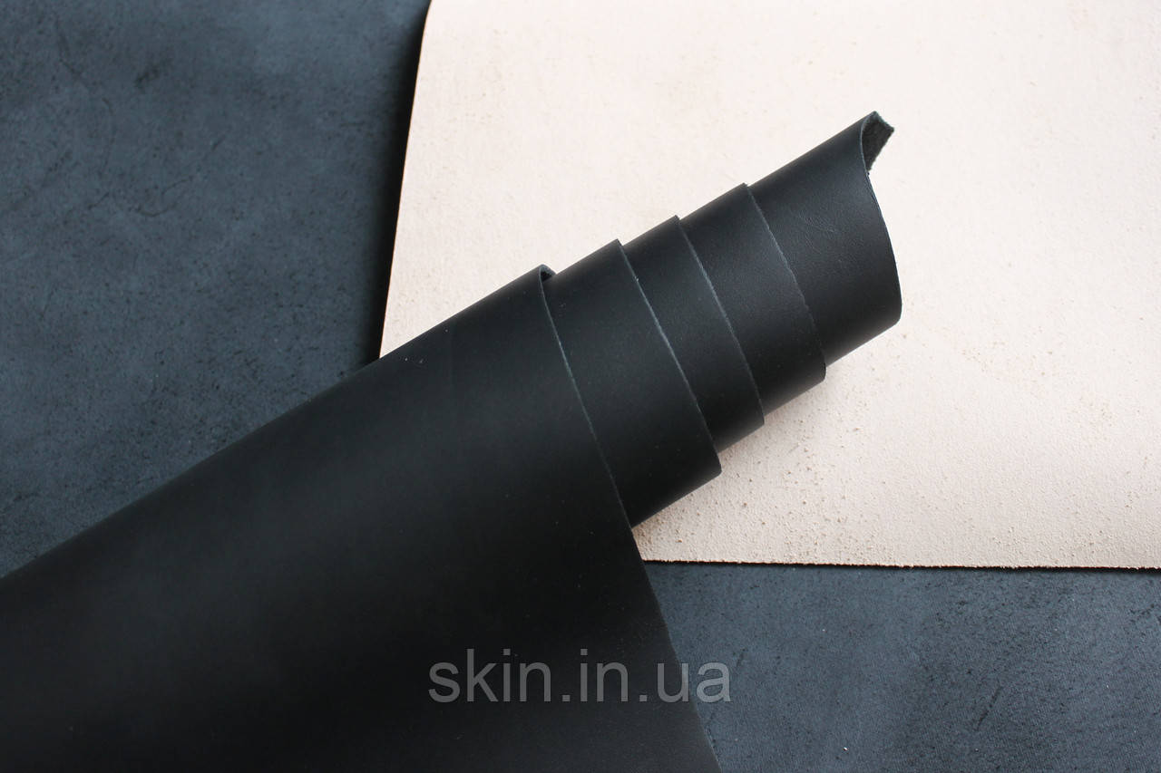 Натуральна шкіра "Кайзер" матова, товщина - 1.4 мм, колір - чорний, артикул СК 1058